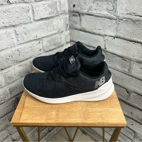 New Balance District One V1 Running Shoes - Picture 4 of 9